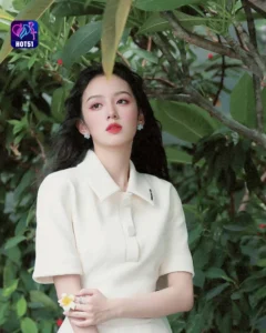 Read more about the article Beautiful Stunning Zhou Ye Photos on HOT51 Platform