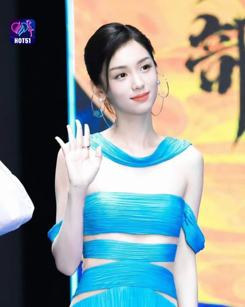 Beautiful Zhou Ye Photos on HOT51 Platform