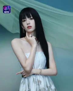 Read more about the article Beautiful Stunning Zhou Ye Photos on HOT51 Platform