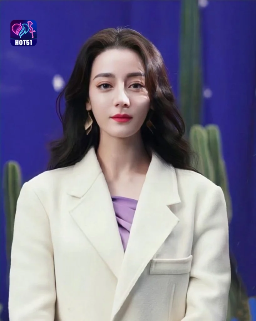  Dilraba Dilmurat’s Stunning Photos on HOT51 Platform 