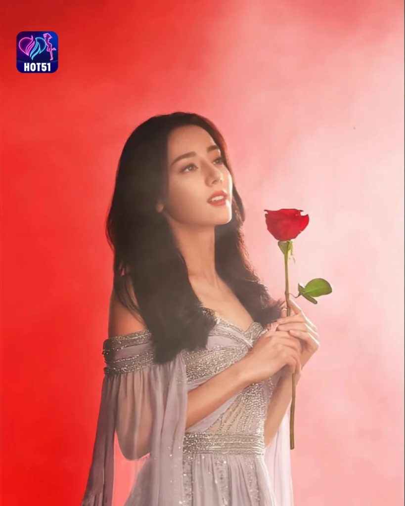  Dilraba Dilmurat’s Stunning Photos on HOT51 Platform 
