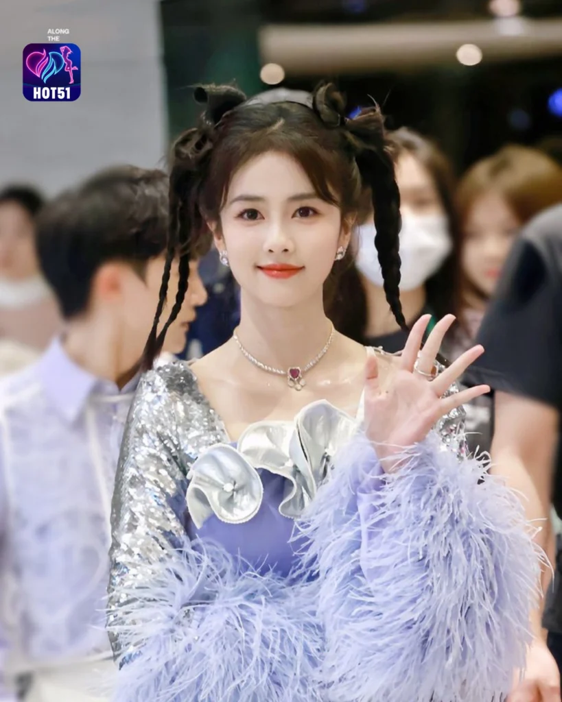 Foto Cantik Bai Lu di Platform HOT51