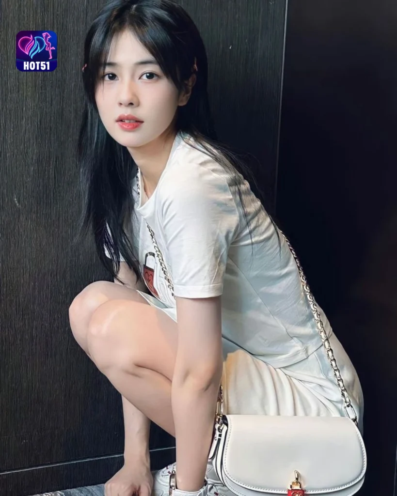 Foto Cantik Bai Lu di Platform HOT51