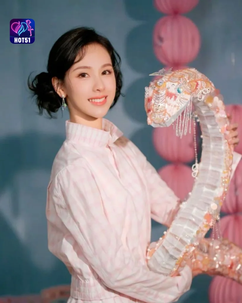 Foto Cantik Chen Duling di Platform HOT51