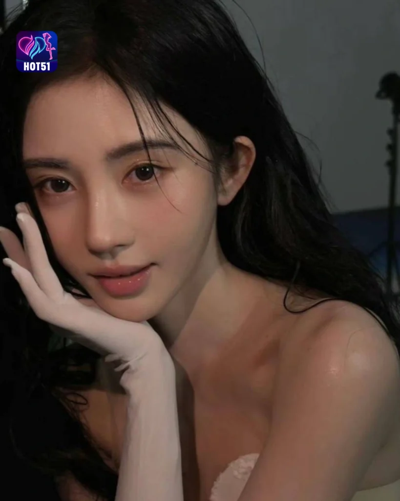 Foto Cantik Ju Jingyi di Platform HOT51