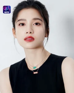 Read more about the article Beautiful Stunning Foto Cantik Ju Jingyi di Platform HOT51