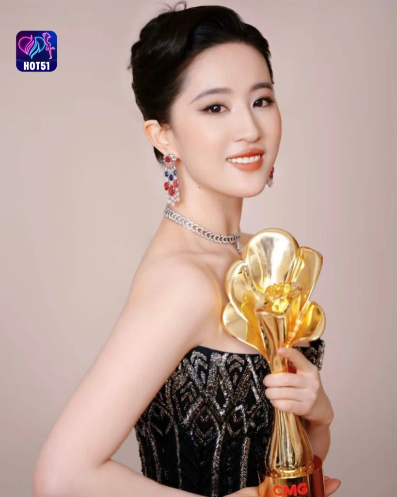  Foto Cantik Liu Yifei Di Platform HOT5