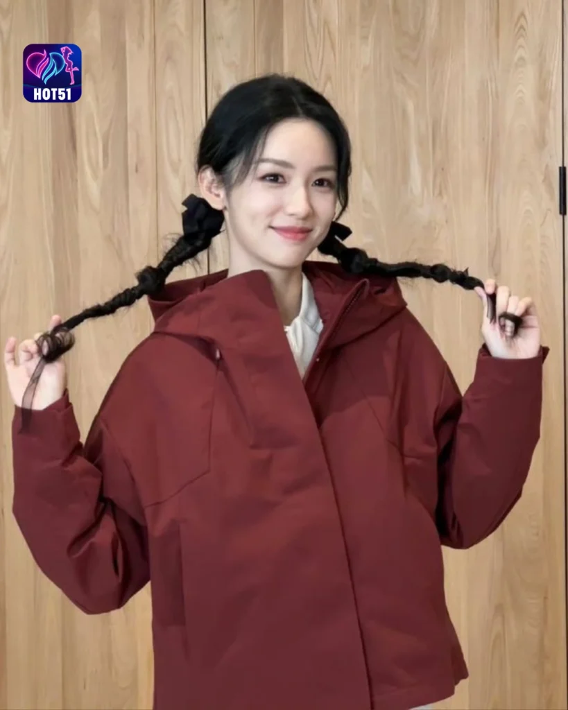  Foto Cantik Zhou Ye di Platform HOT51