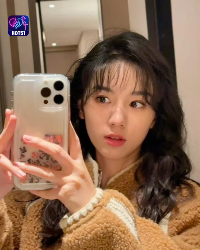  Foto Cantik Zhou Ye di Platform HOT51