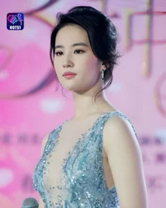Read more about the article Beautiful Stunning Foto Menawan Liu Yifei di Platform HOT51