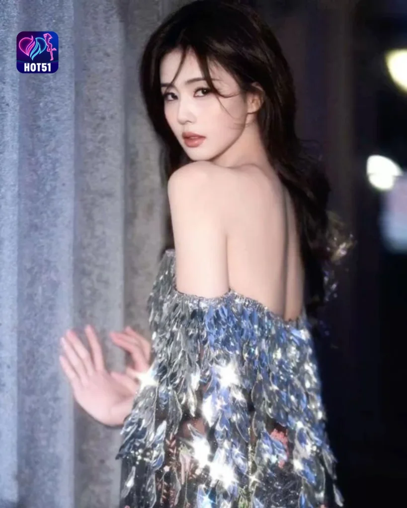 Gambar Cantik Bai Lu di Platform HOT51