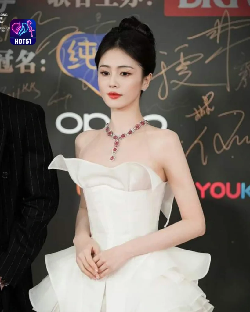  Gambar Cantik Bai Lu di Platform HOT51