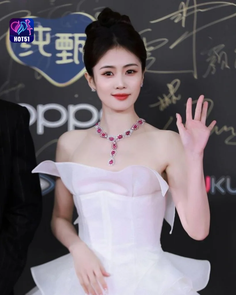  Gambar Cantik Bai Lu di Platform HOT51
