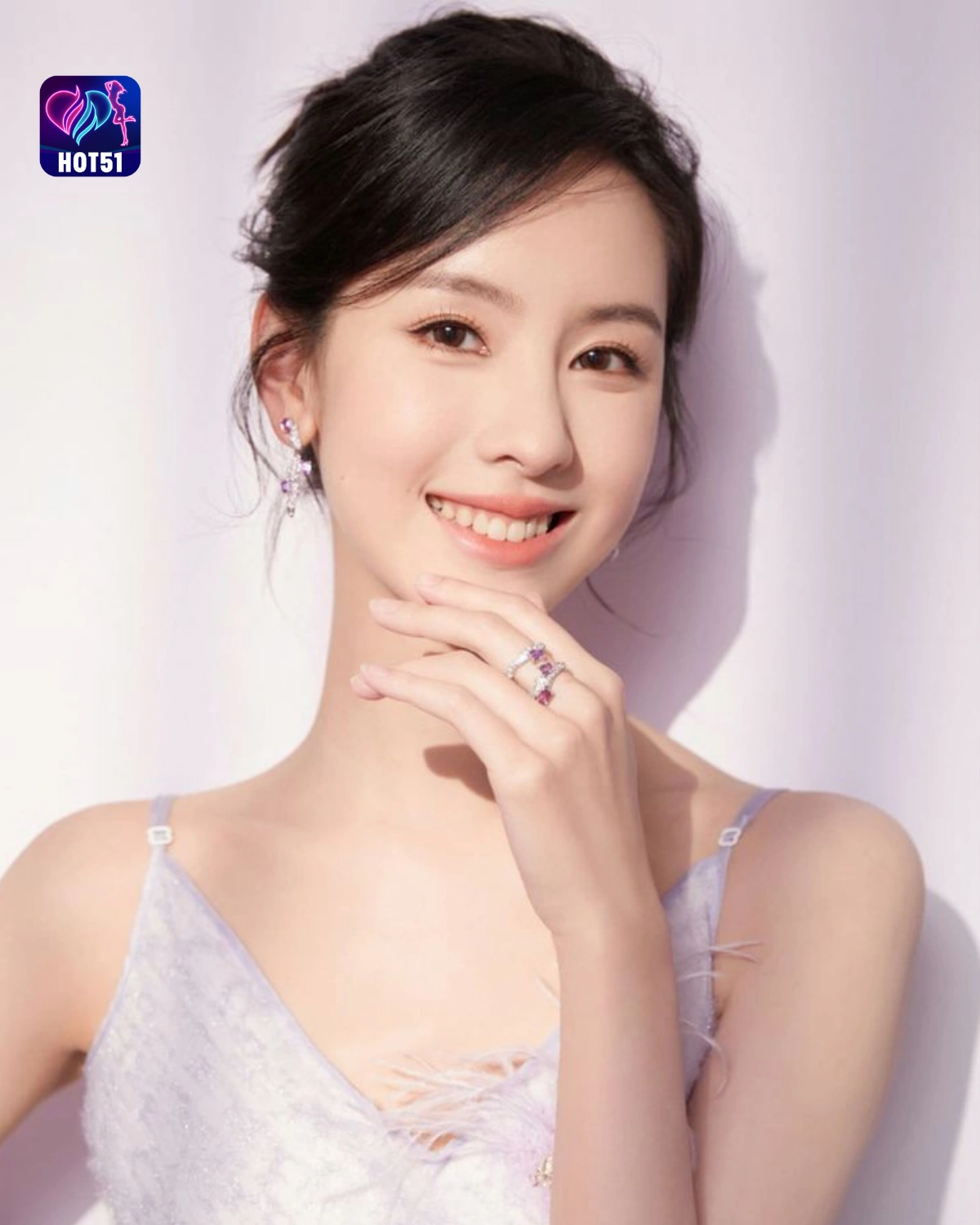 You are currently viewing Beautiful Stunning Gambar  Chen Duling di Platform HOT51