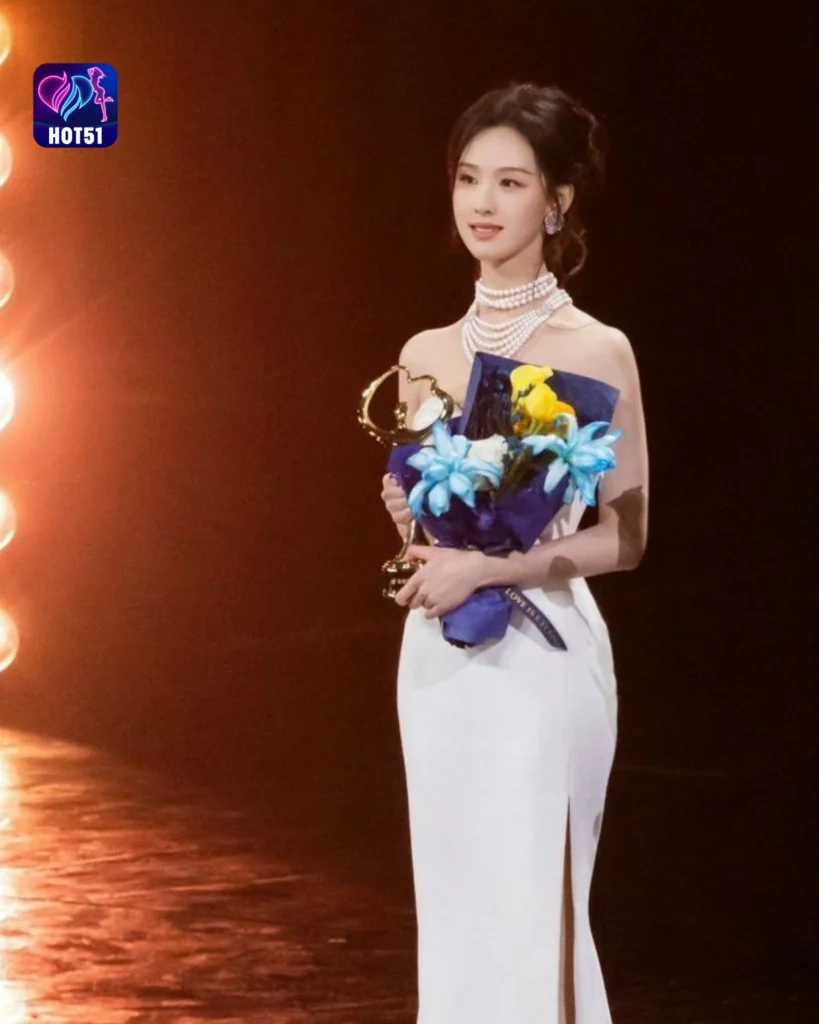 Gambar Cantik Chen Duling di Platform HOT51 