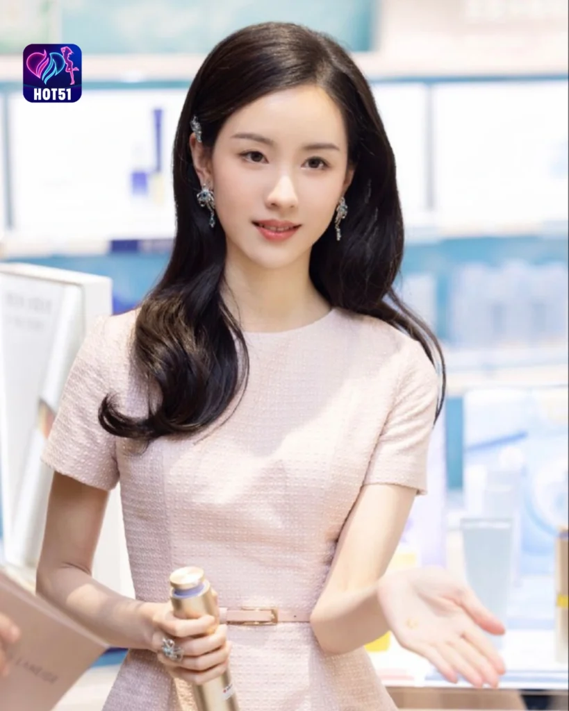  Gambar Cantik Chen Duling di Platform HOT51