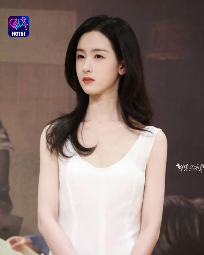  Gambar Cantik Chen Duling di Platform HOT51