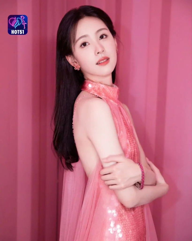  Gambar Cantik Chen Duling di Platform HOT51