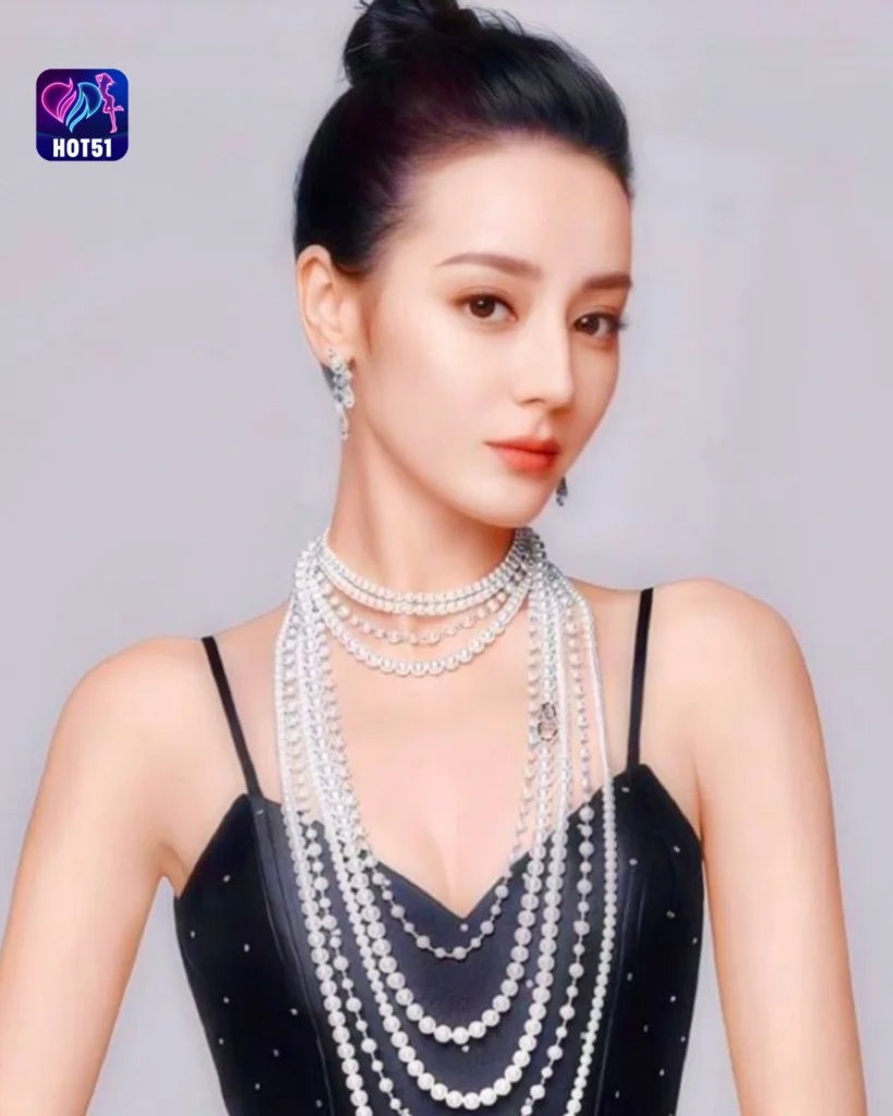  Gambar Cantik Dilraba Dilmurat di Platform HOT51 
