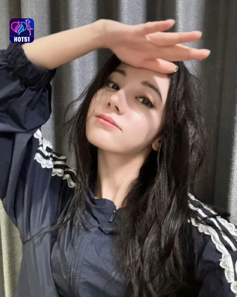 Gambar Cantik Dilraba Dilmurat di Platform HOT51