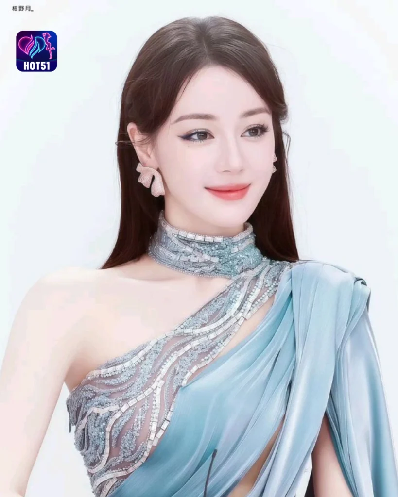 Gambar Cantik Dilraba Dilmurat di Platform HOT51 