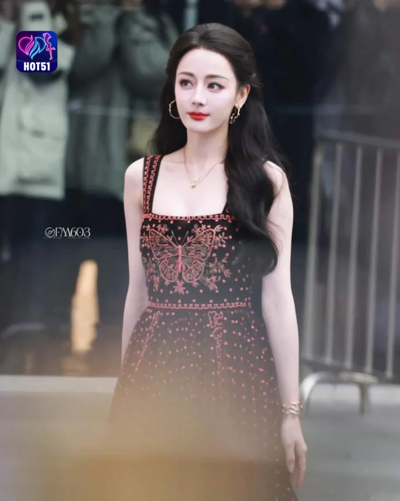  Gambar Cantik Dilraba Dilmurat di Platform HOT51 