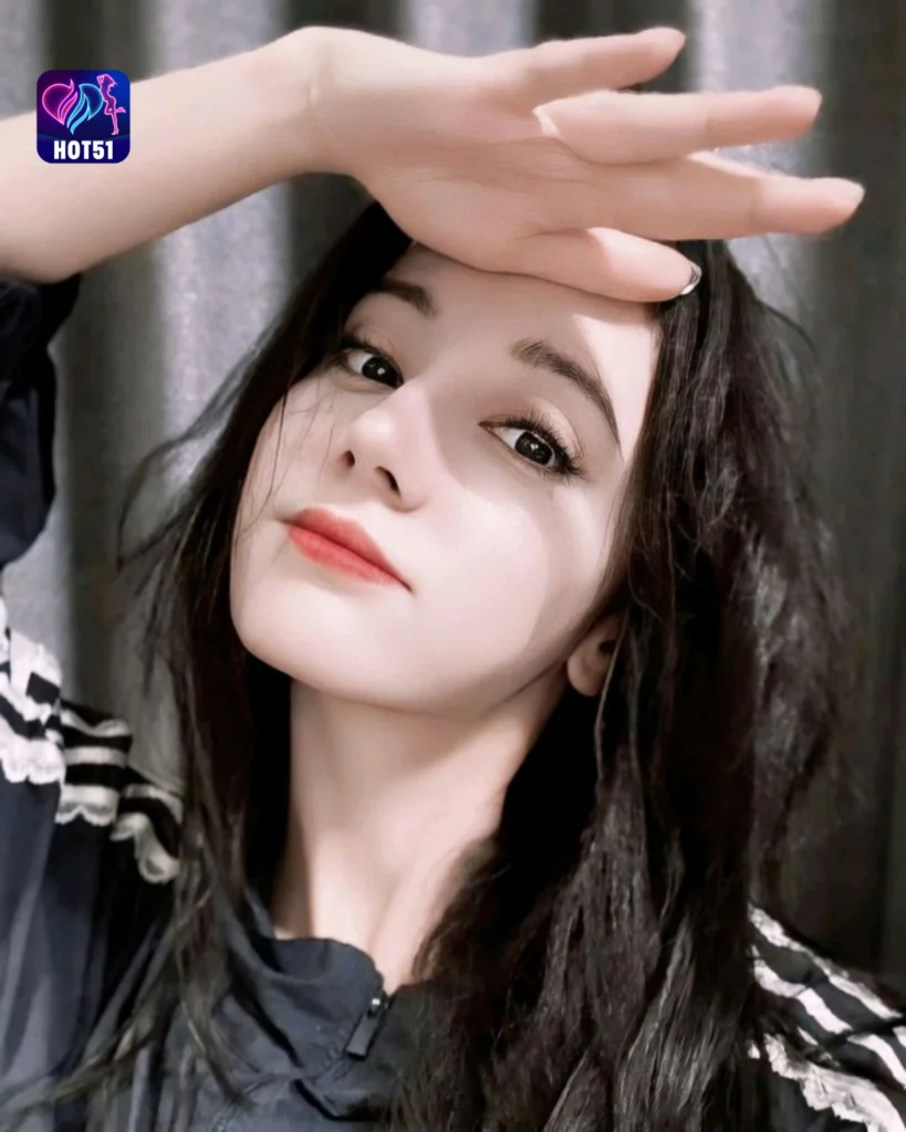 Gambar Cantik Dilraba Dilmurat di Platform HOT51 