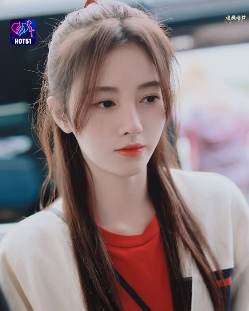  Gambar Cantik Ju Jingyi di Platform HOT51
