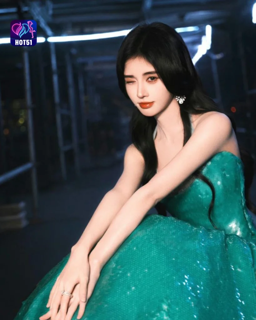  Gambar Cantik Ju Jingyi di Platform HOT51