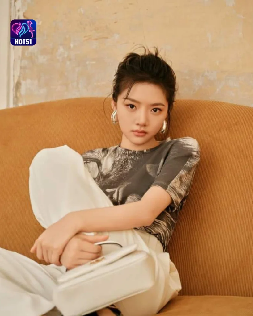 Gambar Cantik Ren Min di Platform HOT51