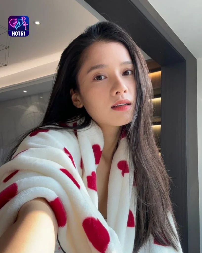 Gambar Cantik Zhang Jingyi Di Platform HOT51