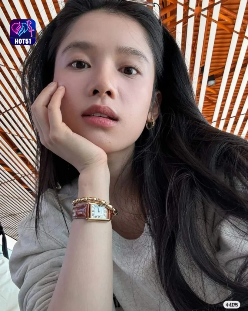  Gambar Cantik Zhang Jingyi Di Platform HOT51 