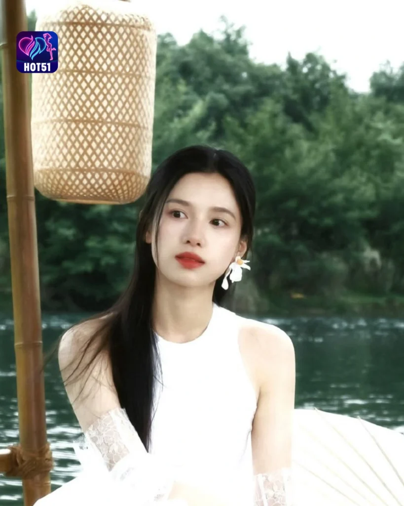  Gambar Cantik Zhang Jingyi di Platform HOT51