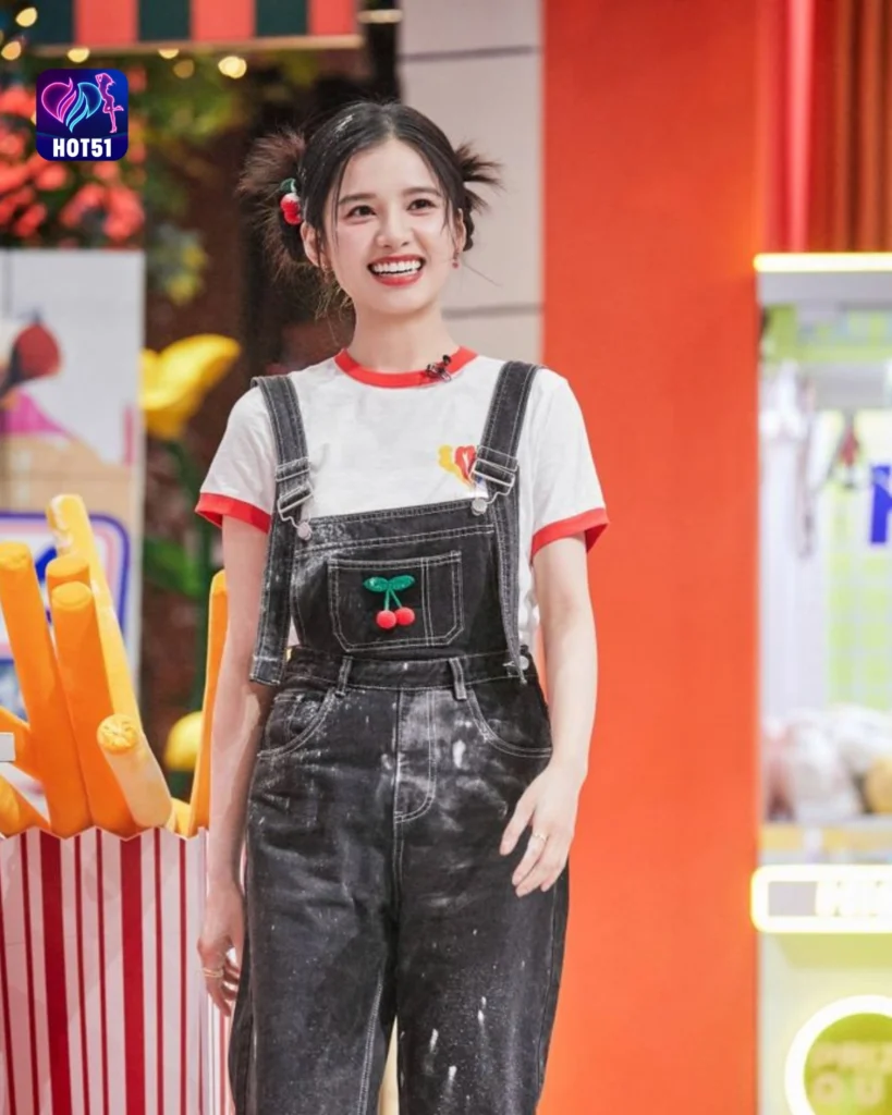  Gambar Cantik Zhang Jingyi di Platform HOT51