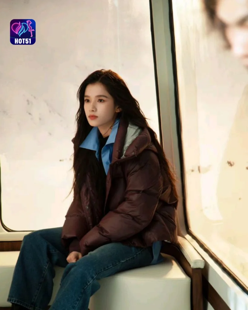  Gambar Cantik Zhang Jingyi di Platform HOT51