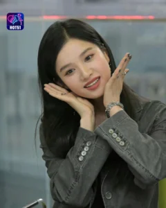 Read more about the article Beautiful Stunning Gambar Cantik Zhang Jingyi di Platform HOT51