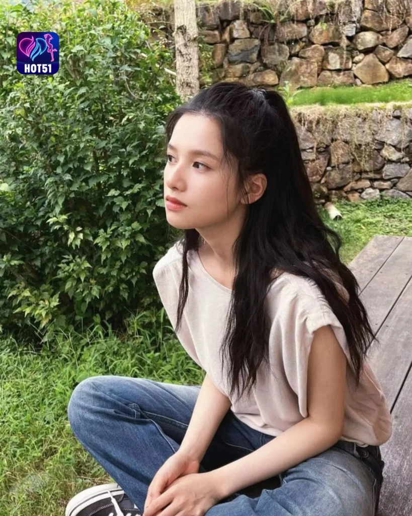  Gambar Cantik Zhang Jingyi di Platform HOT51