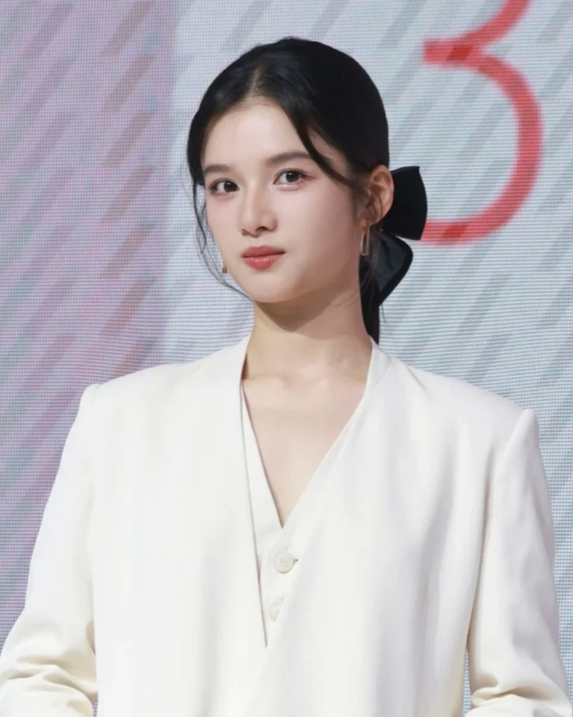  Gambar Cantik Zhang Jingyi di Platform HOT51