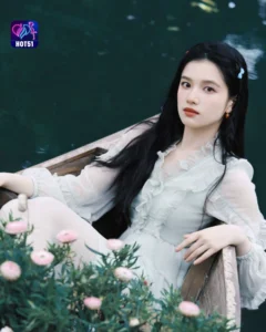 Read more about the article Beautiful Stunning Gambar Zhang Jingyi di Platform HOT51