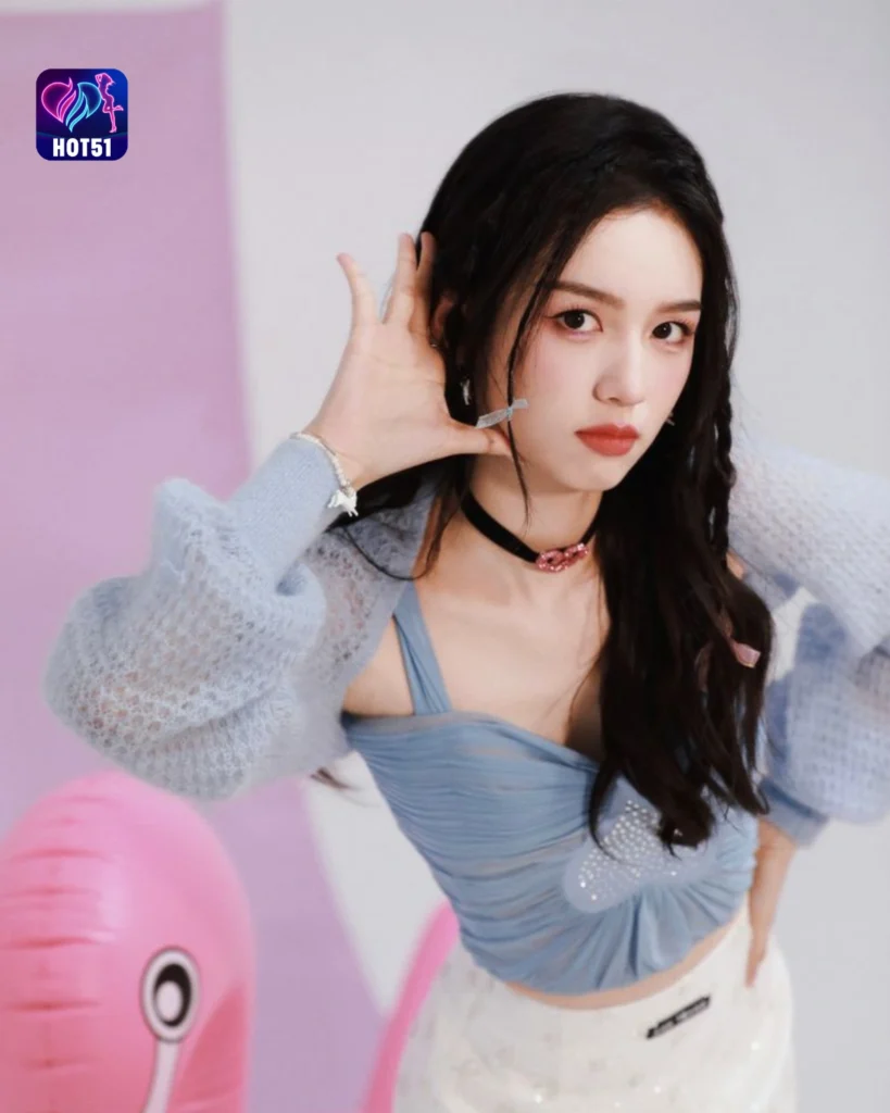 Gambar Cantik Zhou Ye di Platform HOT51