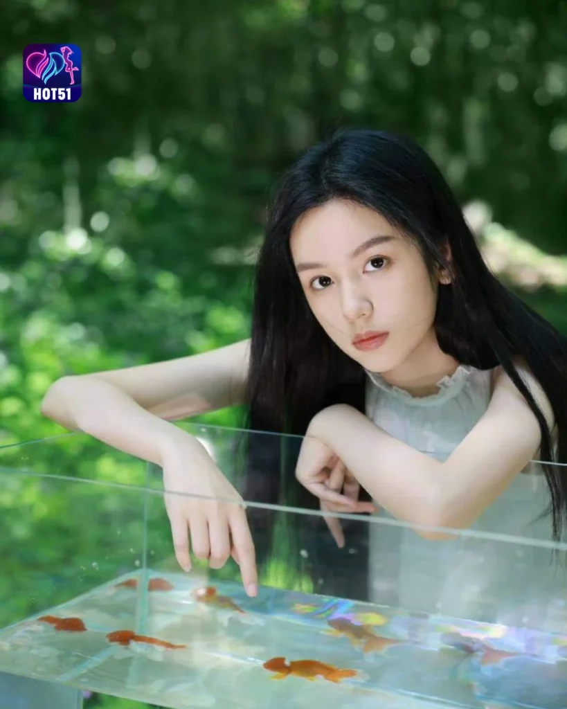  Gambar Cantik Zhou Ye di Platform HOT51 