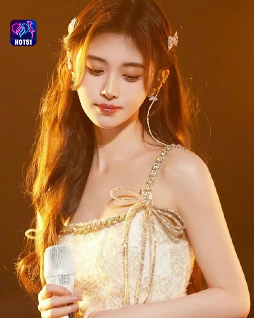 Gambar Menarik Ju Jingyi di Platform HOT51