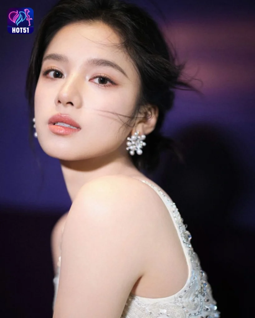 Gambar Menarik Zhang Jingyi di Platform HOT51