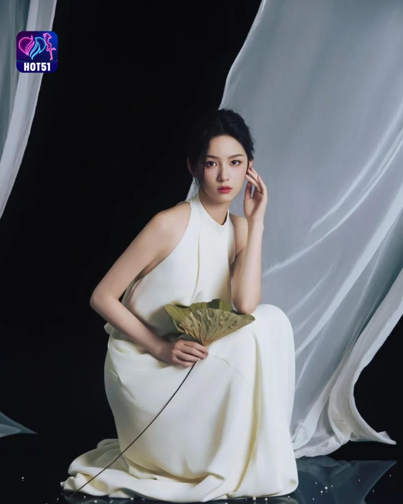 Kecantikan Foto Zhou Ye di Platform HOT51