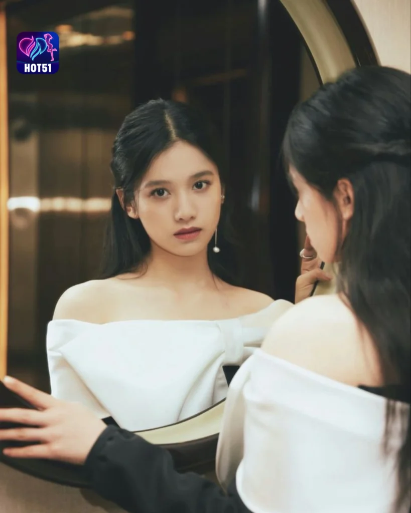 Kecantikan Ju Jingyi Di Platform HOT51 