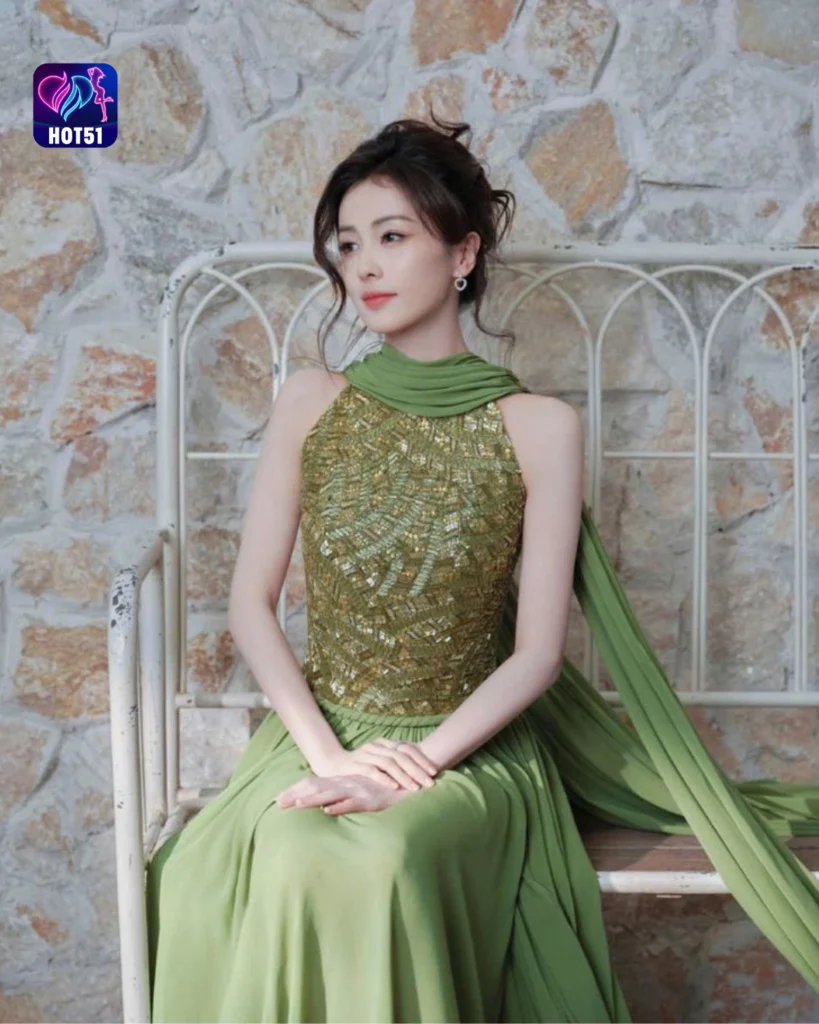  Stunning Bai Lu Photos on HOT51 Platform 