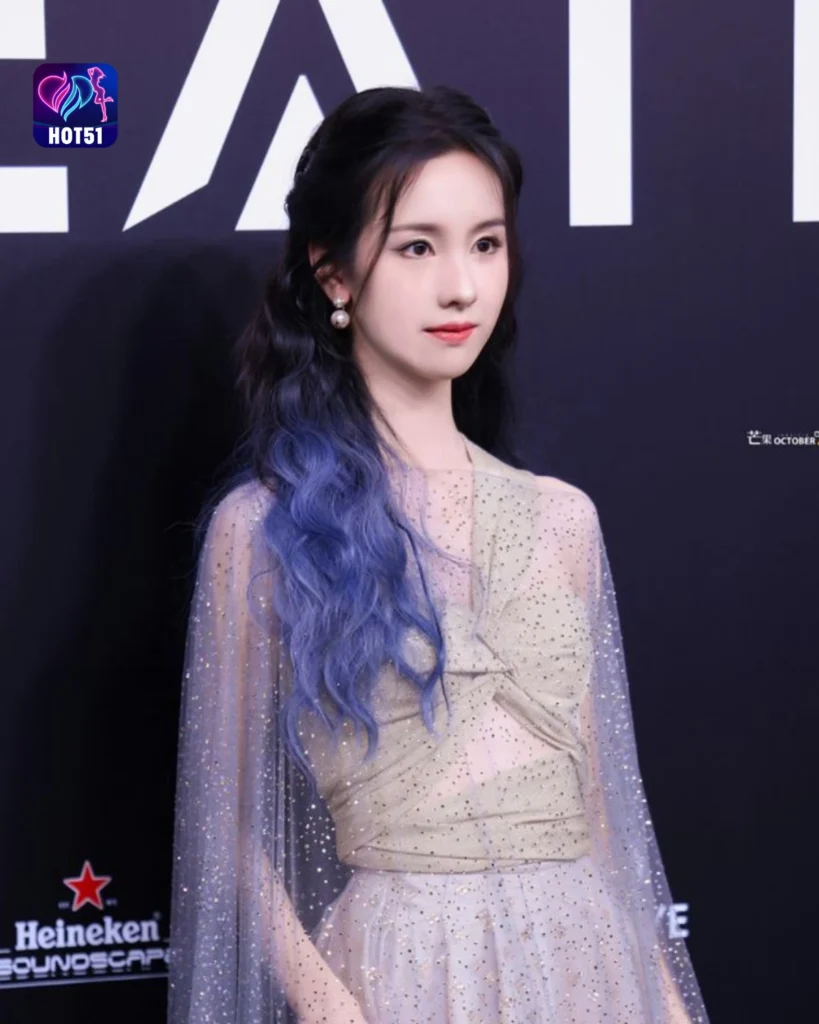 Stunning Chen Duling Photos Featured on HOT51 Platform 