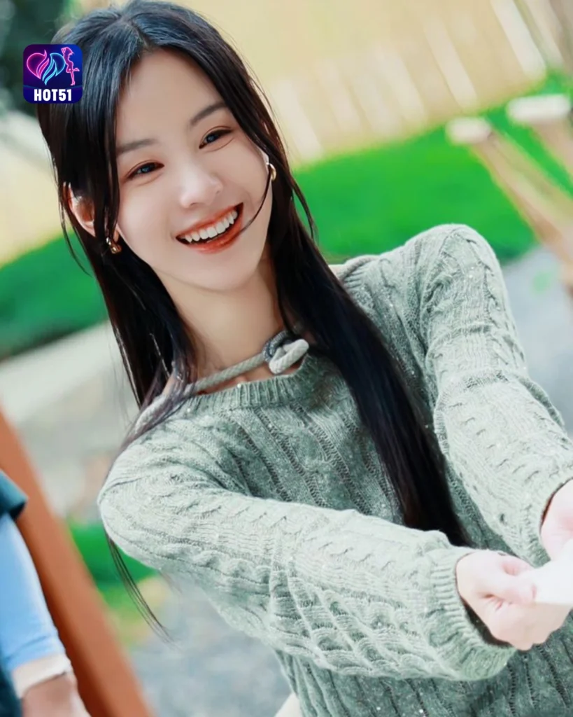  Stunning Chen Duling Photos Featured on HOT51 Platform