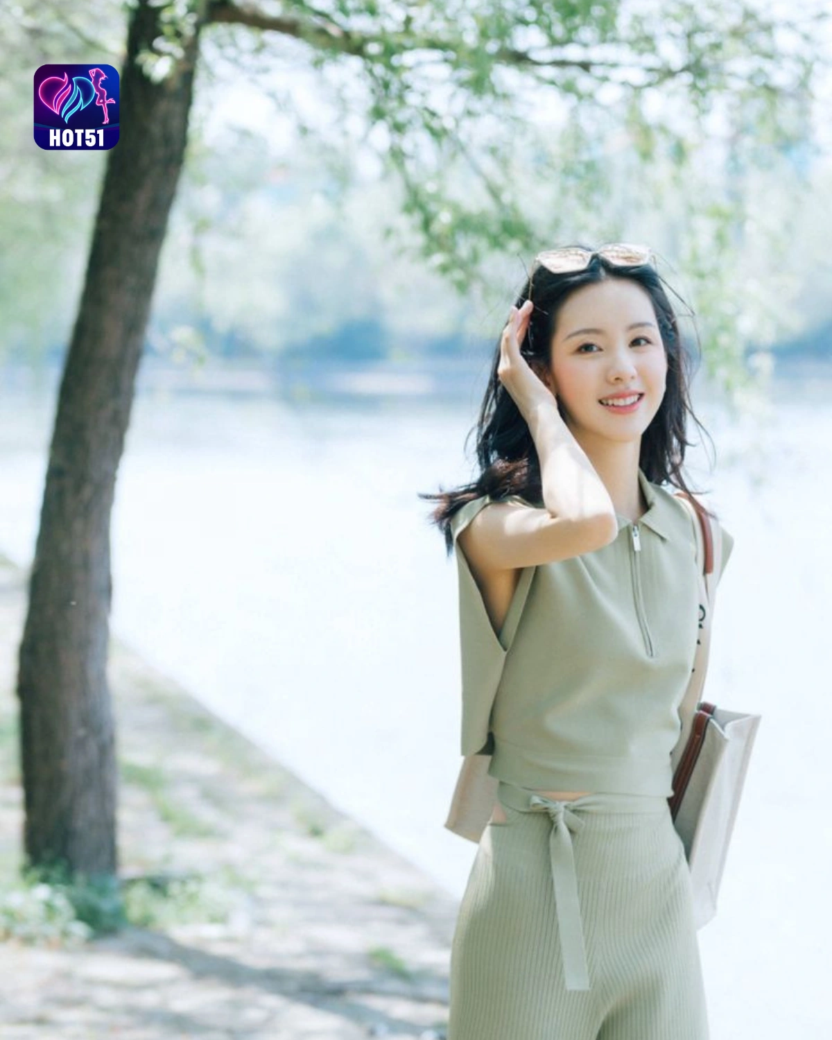 You are currently viewing Beautiful Stunning Chen Duling Photos on HOT51 Platform