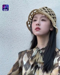 Read more about the article Beautiful Stunning Chen Duling Photos on HOT51 Platform